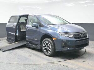 Blue Honda Odyssey with BraunAbility Side Entry Automatic In Floor conversion