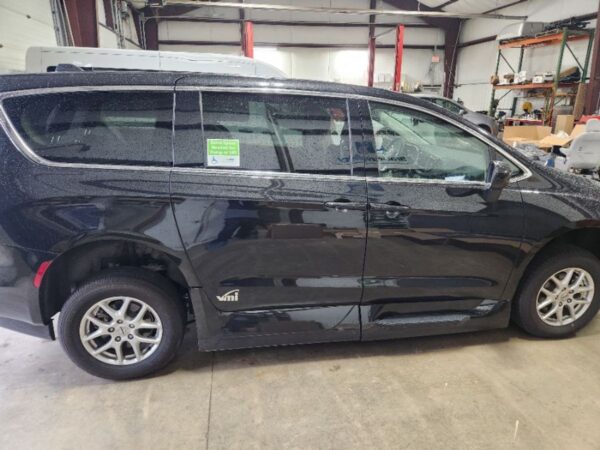 Black Chrysler Voyager with Vantage Mobility Side Entry Automatic In Floor conversion