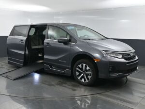 Grey Honda Odyssey with BraunAbility Side Entry Automatic In Floor conversion