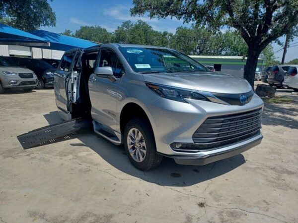 Silver Toyota Sienna with BraunAbility Side Entry Automatic Fold Out conversion