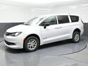 White Chrysler Voyager with BraunAbility Rear Entry Manual Fold Out conversion