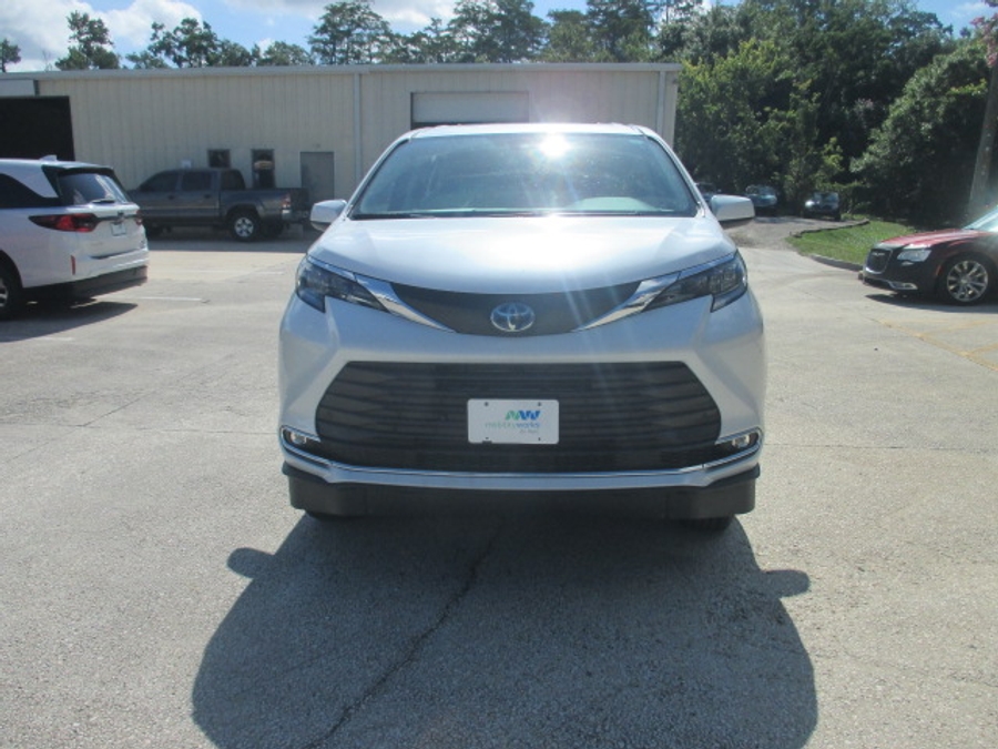 White Toyota Sienna with Vantage Mobility Side Entry Automatic In Floor conversion
