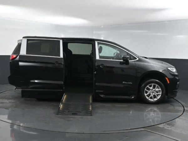Black Chrysler Pacifica with BraunAbility Side Entry Automatic Fold Out conversion