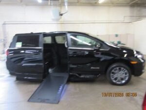 Black Honda Odyssey with BraunAbility Side Entry Automatic In Floor conversion