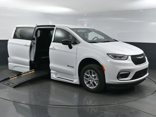 White Chrysler Pacifica with BraunAbility Side Entry Automatic Fold Out conversion