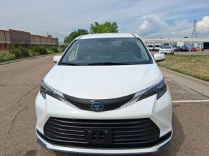 White Toyota Sienna with Vantage Mobility Rear Entry Manual Fold Out conversion
