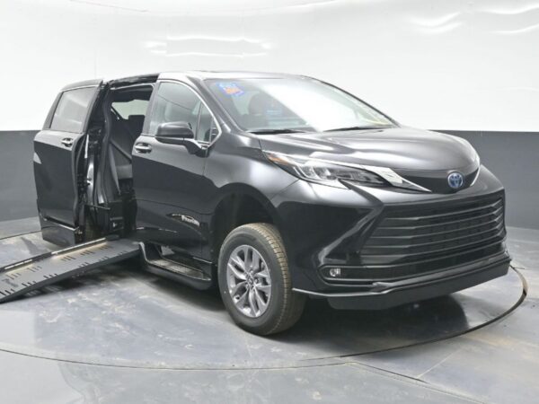 Black Toyota Sienna with BraunAbility Side Entry Automatic Fold Out conversion