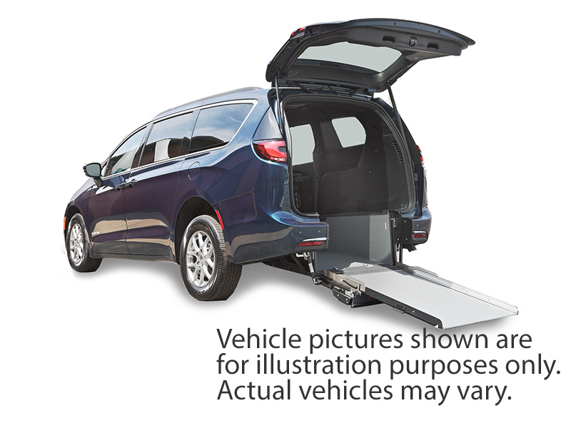 New 2024 Chrysler Pacifica Touring L Safety Wheelchair Van RR187384